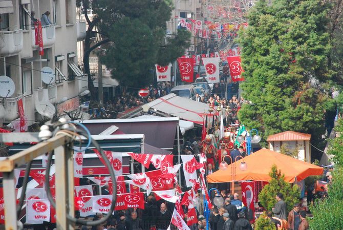 MHP LİDERi DEVLET BAHÇELİ AKHİSARLILAR İLE BULUŞTU